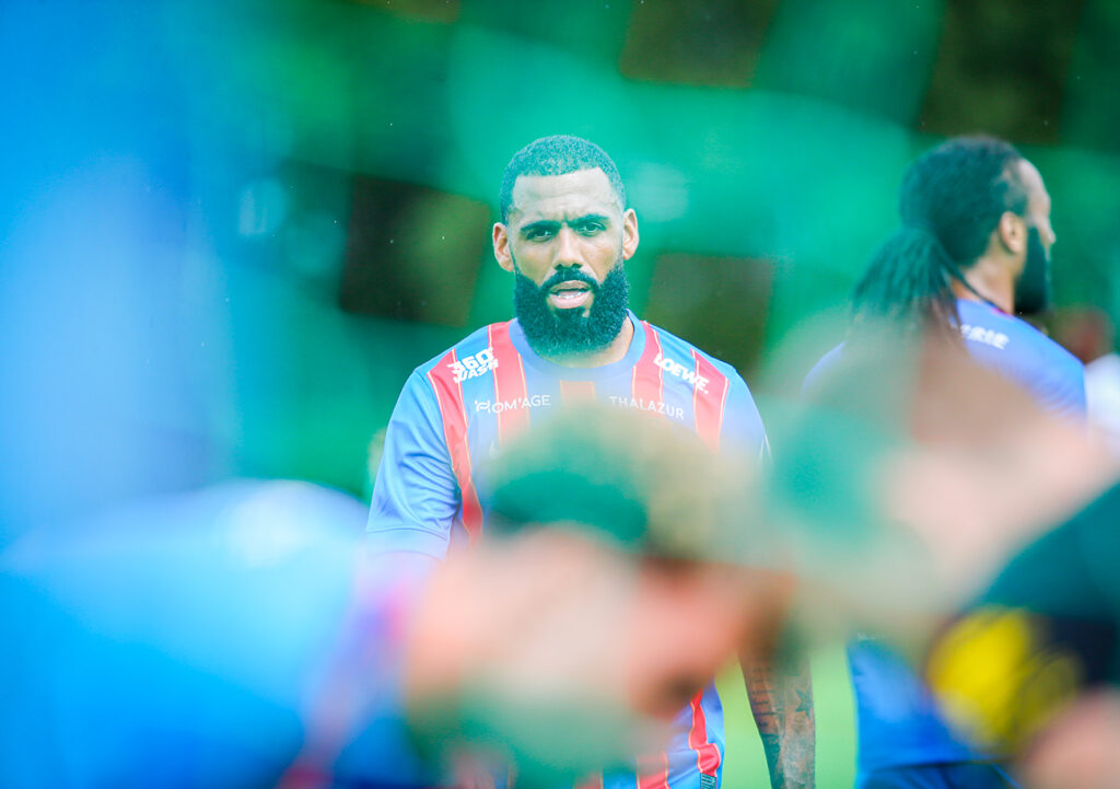 Yann M'Vila fait partie des joueurs déjà présents la saison dernière sur lesquels le coach Maxime d'Ornano s'appuie, pour le moment, pour bâtir son équipe. ©Damien Deslandes