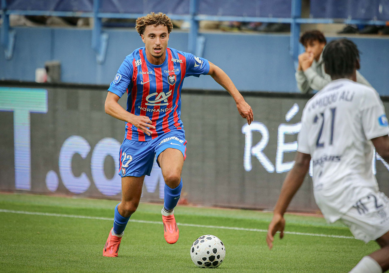 Finaliste de la Coupe Gambardella en 2022 avec les U19 de Caen, Mohamed Hafid a été freiné dans sa progression par plusieurs blessures. Il est désormais un des hommes clé du jeu offensif mis en place par Maxime d'Ornano depuis le début de saison. © Damien Deslandes