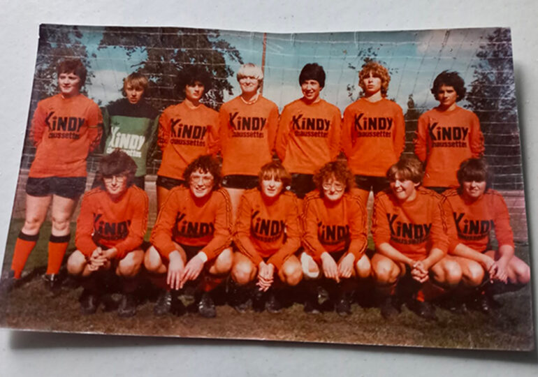 Le FCF Condéen à sa création en 1978 ; une équipe dans laquelle on retrouve Catherine Groussard (en haut à gauche).