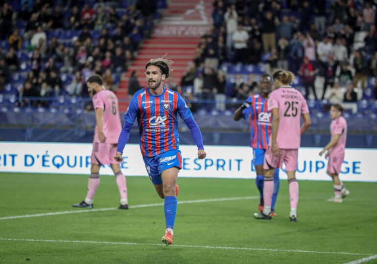Grâce notamment à l'ouverture du score de Lorenzo Rajot, son premier but cette saison, le SMC a renoué avec le succès à d'Ornano. Il attendait cette victoire à domicile depuis le 8 août ! ©Damien Deslandes