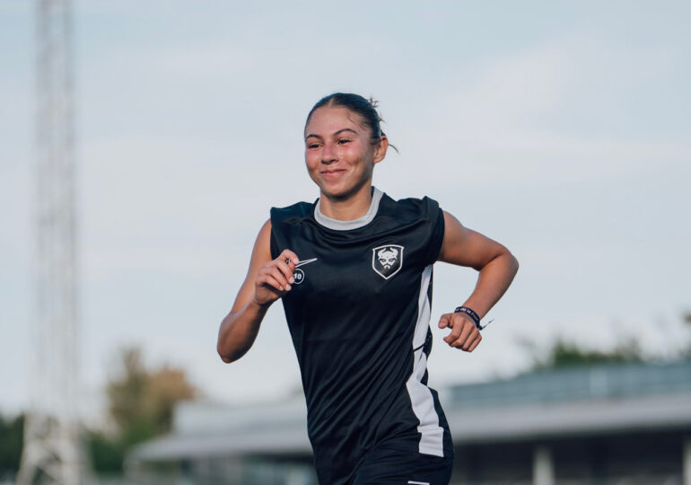 Déjà buteuse contre Sarcelles cette saison, Lyna Benaïssa est l'un des principaux atouts offensifs du SMC. ©Anthonin Cathrine / SM Caen