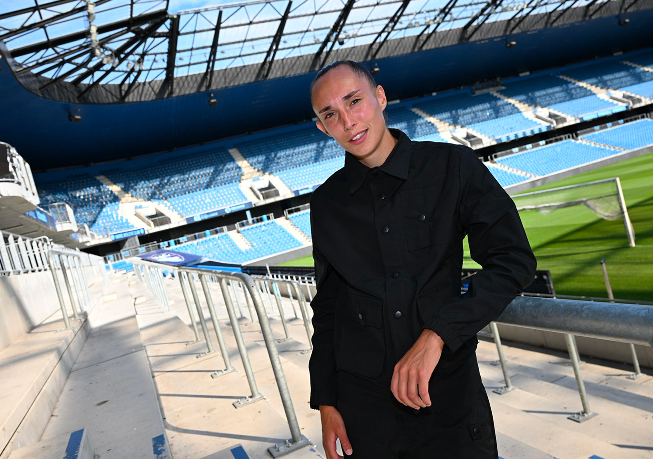 Maïté Boucly prend la pose dans les travées du Stade Océane, son nouveau jardin depuis cette saison. ©Emmanuel Lelaidier