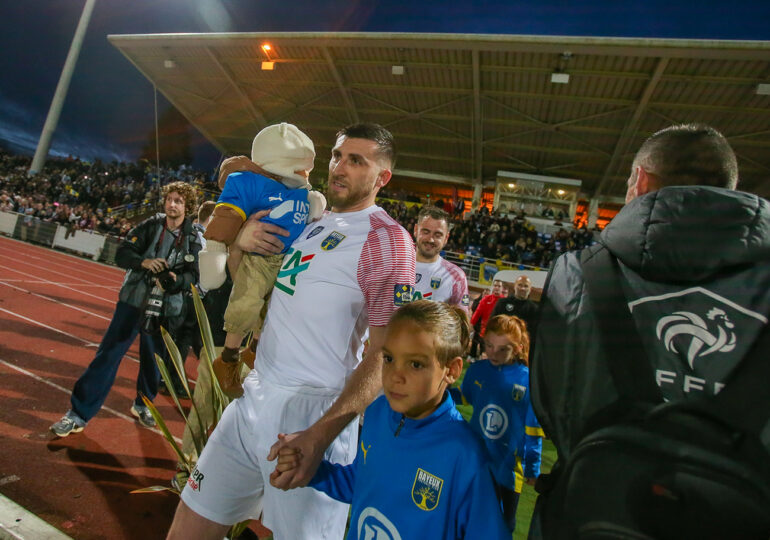 Sa demande refusée pour avancer un match, le Bayeux FC fulmine, Benjamin Renaux et Romain Guillotte suspendus