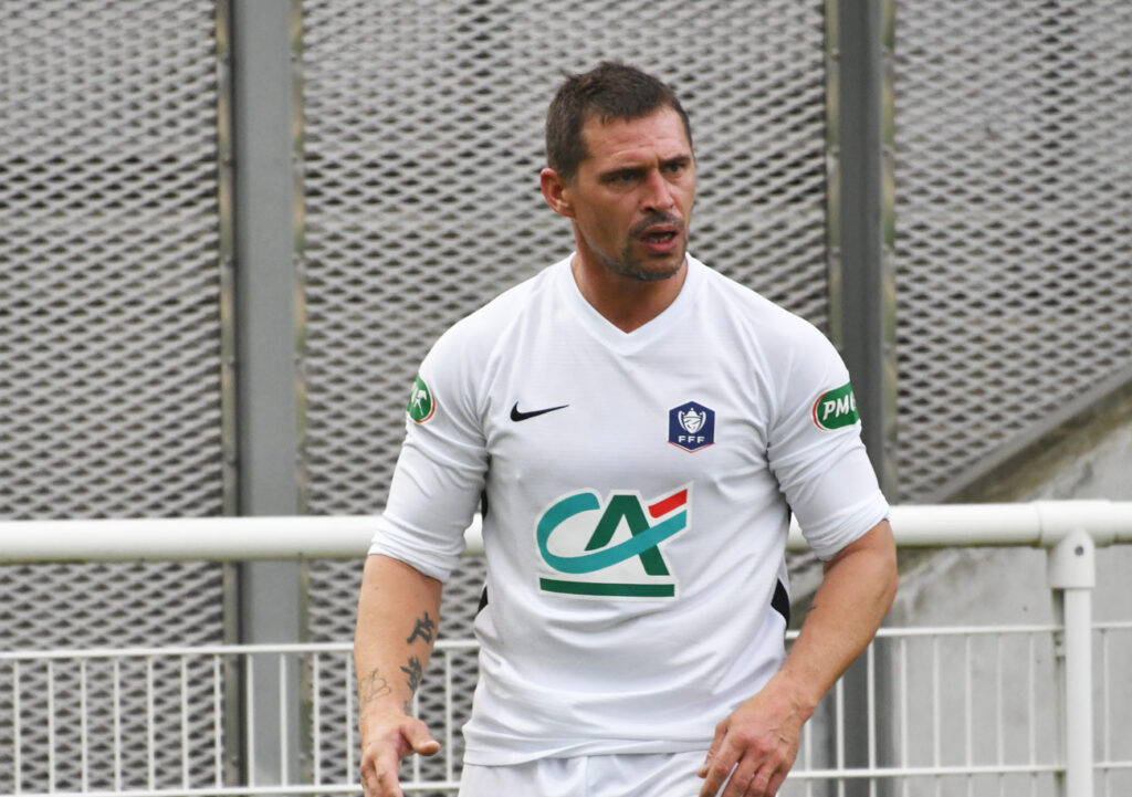 Ayant joué deux saisons à l'AS Beauvais, avec une montée en National à la clé, Jonathan Mortoire connaît bien le futur adversaire des Harengs en Coupe de France. ©FCD