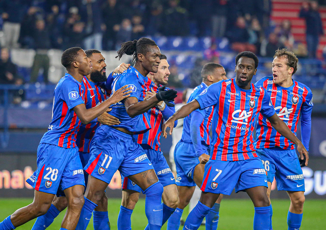 En inscrivant son premier but à d'Ornano, Armand Gnanduillet a ôté une belle épine du pied à ce Stade Malherbe malade. ©Damien Deslandes