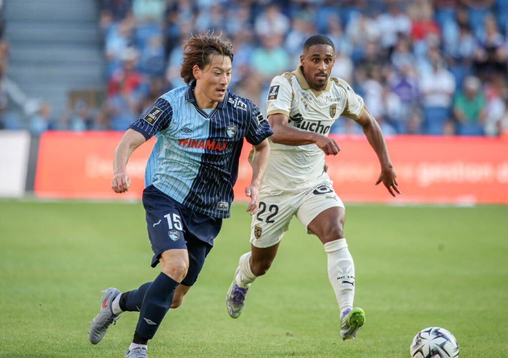 Formé comme défenseur central, Ayumu Seko se révèle en sentinelle au milieu depuis son arrivée au HAC. Au point de le faire douter quant à son meilleur poste sur le terrain. ©Damien Deslandes