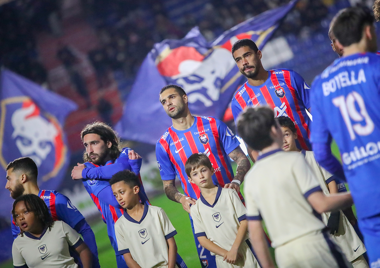 Après le déplacement à Villefranche, Lorenzo Rajot, Vinicius Gomes, Léandro Morante et les Caennais ne joueront plus en compétition officielle pendant six semaines. ©Damien Deslandes