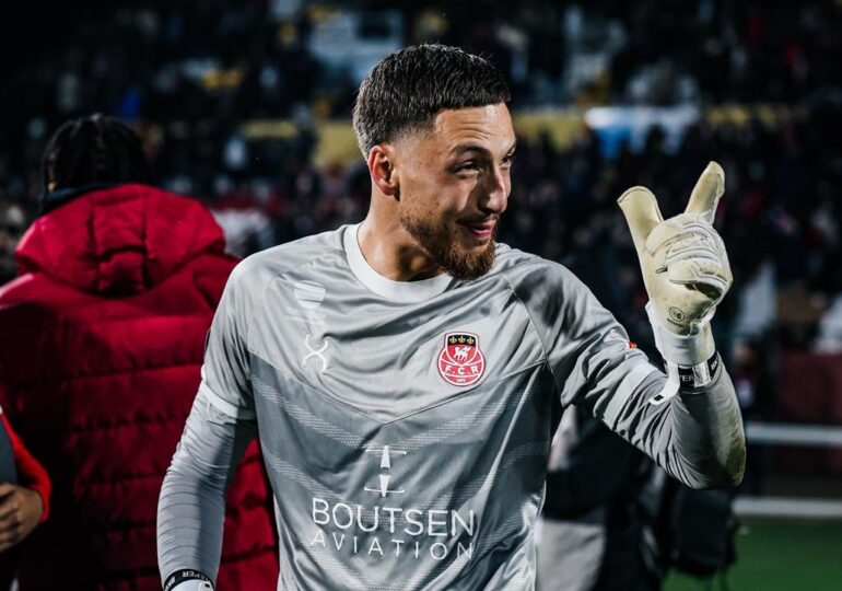 Axel Temperton peut avoir le sourire. Le gardien du FC Rouen a remporté plusieurs duels qui ont permis à son équipe de préserver le point du match nul et la première place du classement. ©FC Rouen