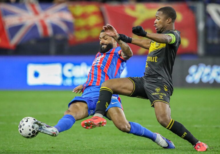 Il y a eu des duels, une expulsion et quelques occasions de marquer des deux côtés, mais ni le SMC, ni QRM n’a réussi à prendre le dessus. ©Damien Deslandes