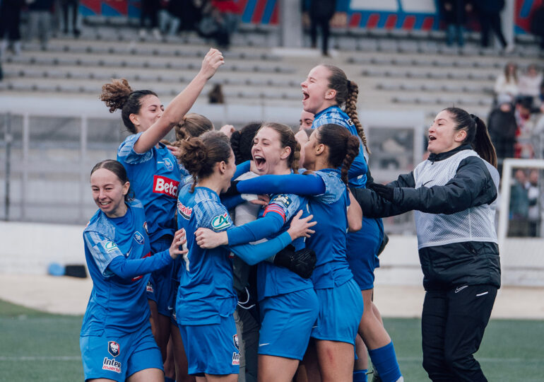 Les coéquipières de Morgane Hauvet, folles de joie, après leur qualification aux dépens de La Roche-sur-Yon en 16e, rêvent de vivre de nouvelles émotions, mais dans une autre enceinte caennaise. ©Anthonin Cathrine / SMC