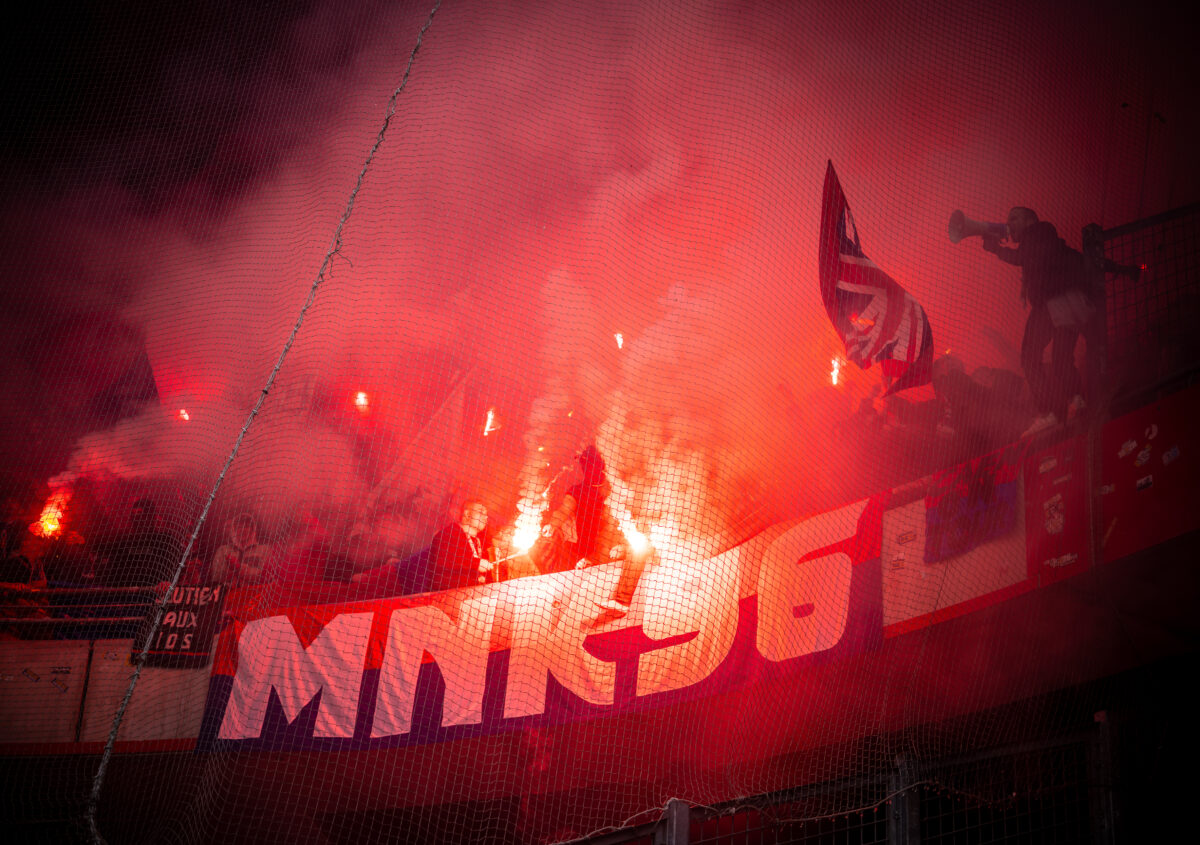 Le 30e anniversaire du MNK 96, les supporters du Stade Malherbe, en déplacement à Valenciennes. ©Romain Bouillon