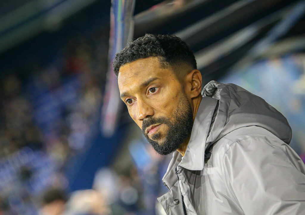 Pour sa première expérience sur un banc en tant que n°1, Gaël Clichy connaît des débuts compliqués avec une seule victoire en neuf sorties. ©Damien Deslandes