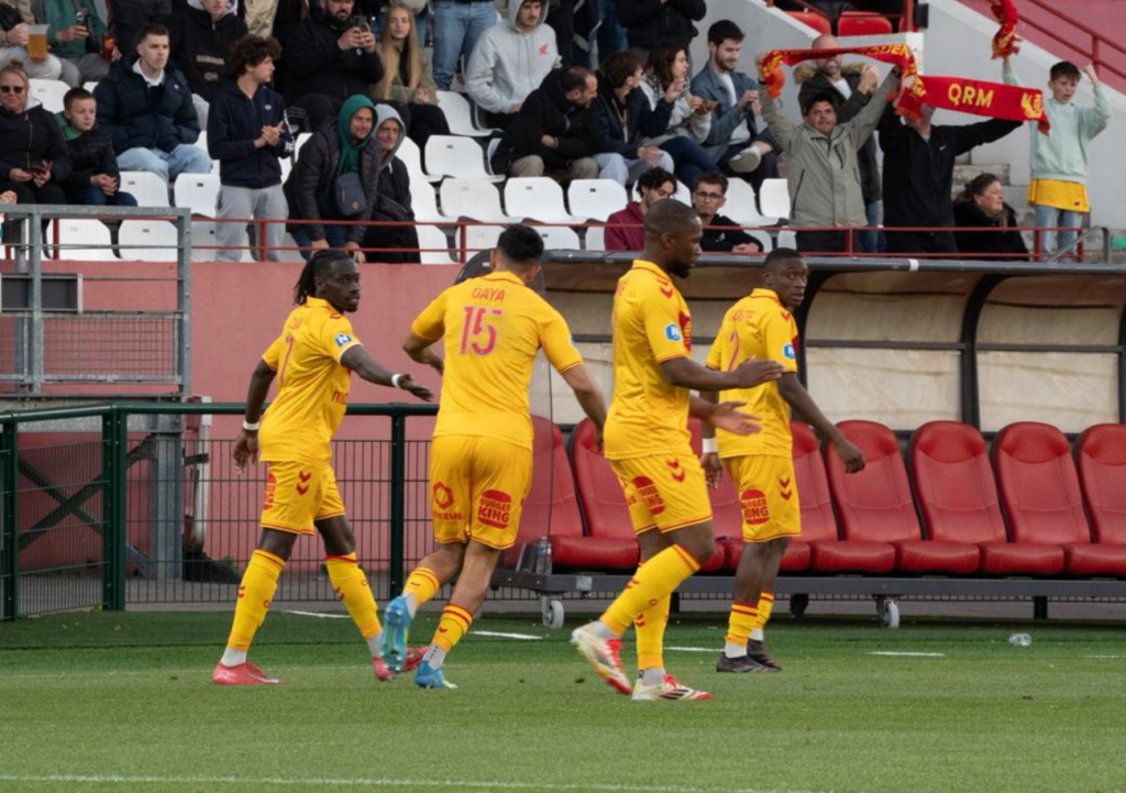 Les joueurs de Quevilly - Rouen Métropole célèbrent le but du maintien contre le Paris 13 Atlético. ©ub.visuall