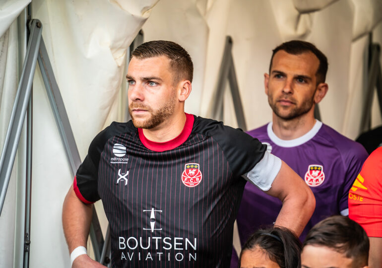 Dans une ambiance lourde, le FC Rouen reste en vie après son revers contre le FC Versailles