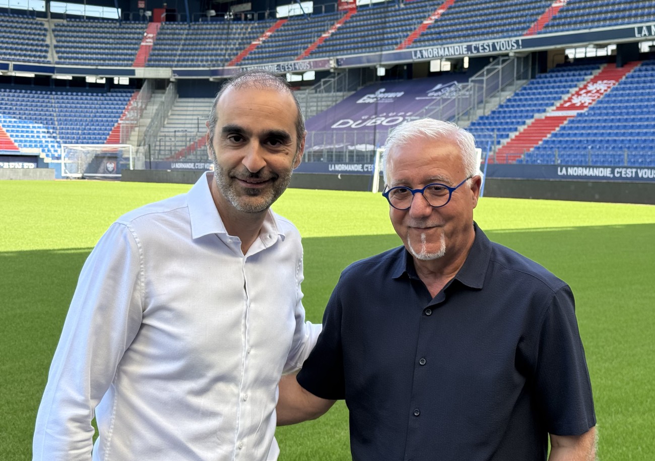 Ziad Hammoud a présenté Nasser Larguet à la presse. Ce dernier revient une troisième fois au Stade Malherbe après deux passages, de 1998 à 2002 puis en 2014, en tant que directeur du centre de formation.