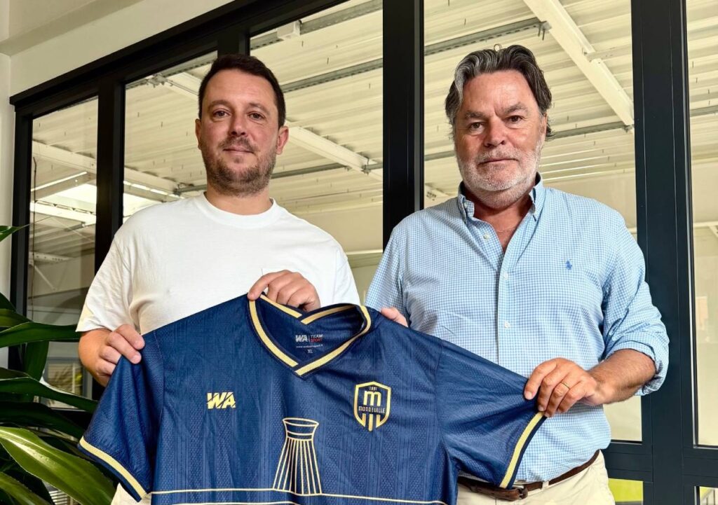 Huit ans après, Tony Rouillon (ici, aux côtés du président Fabrice Clément) retrouvera le banc de l’USON Mondeville la saison prochaine. Pas au même niveau que quand il l'avait quittée. ©USONM
