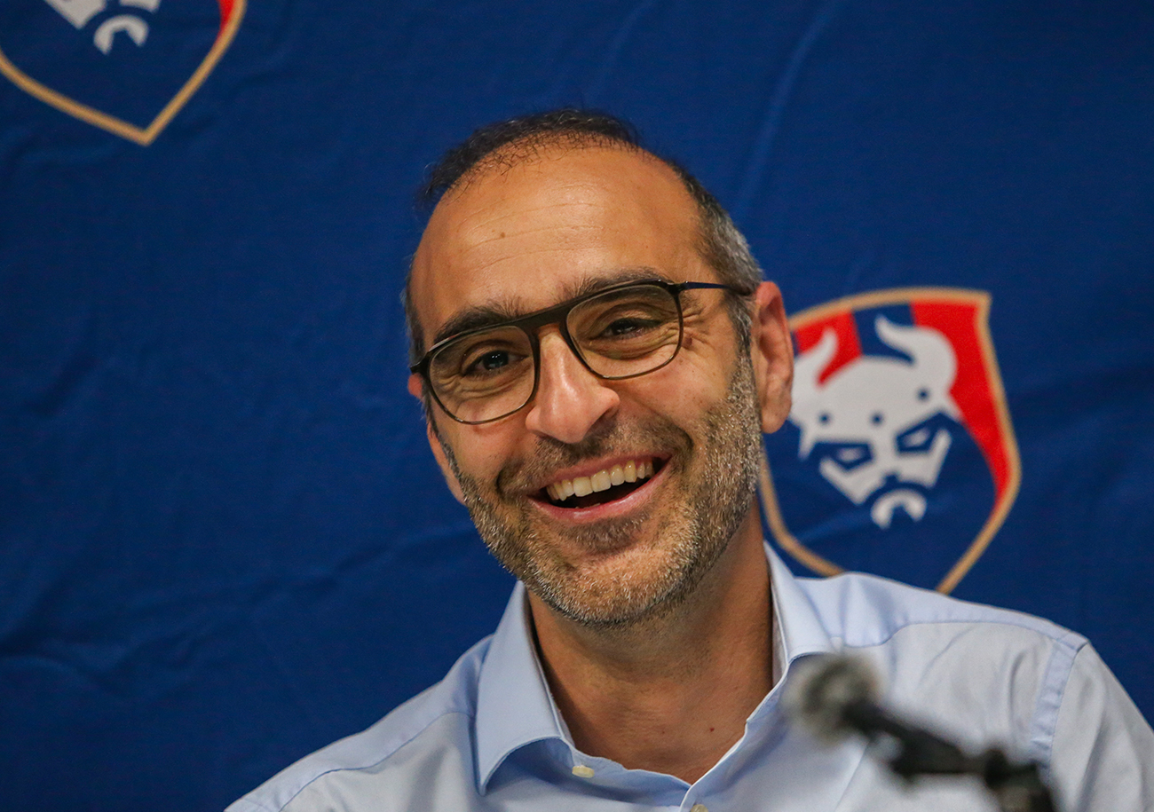 C'est un Ziad Hammoud tout sourire qui s'est présenté devant la presse pour introniser Mathieu Bodmer. ©Damien Deslandes / SMC