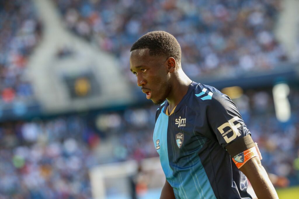 Rassoul N’Diaye, nouveau capitaine du HAC, a eu beau se démener tout le match, son équipe n’est pas parvenue à égaliser contre l’AS Monaco. ©Damien Deslandes