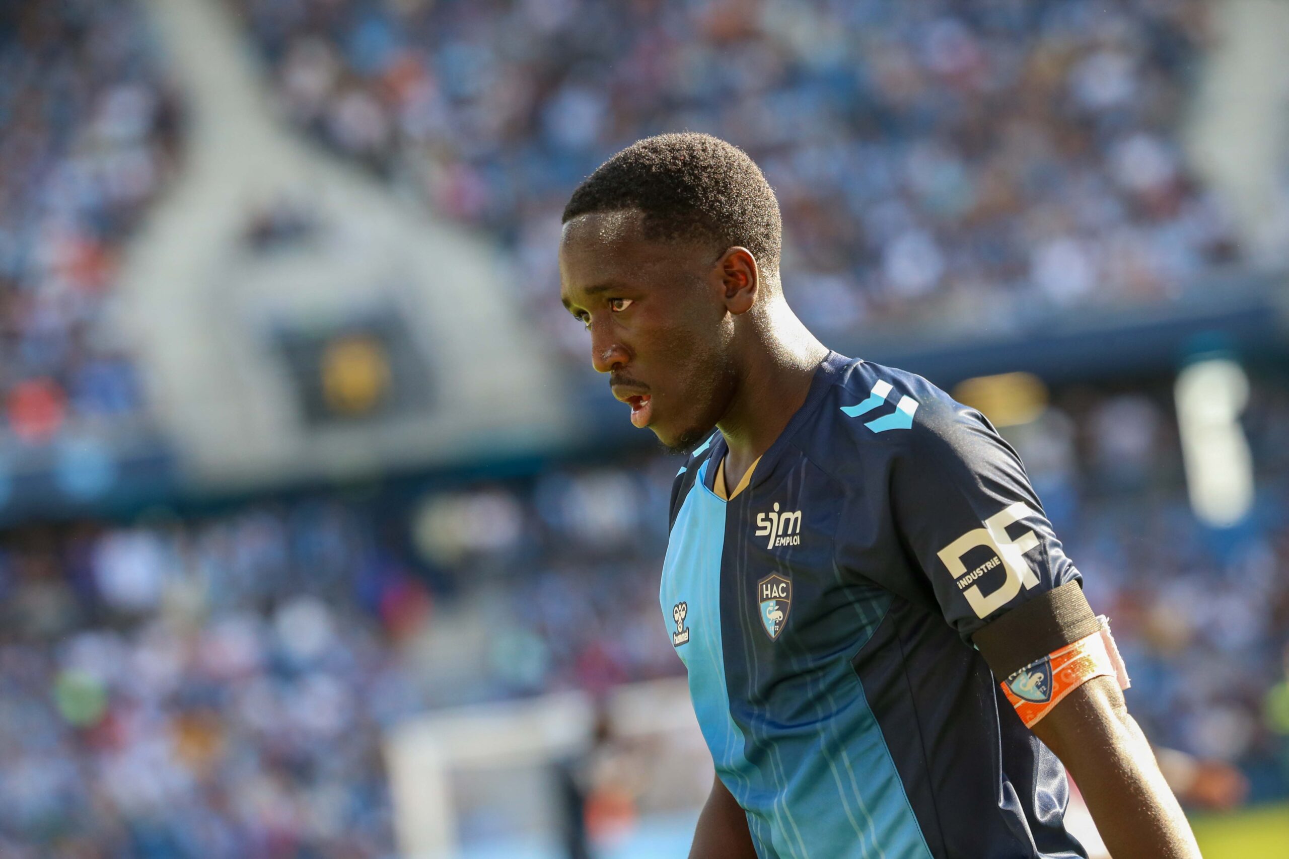 Rassoul N’Diaye, nouveau capitaine du HAC, a eu beau se démener tout le match, son équipe n’est pas parvenue à égaliser contre l’AS Monaco. ©Damien Deslandes