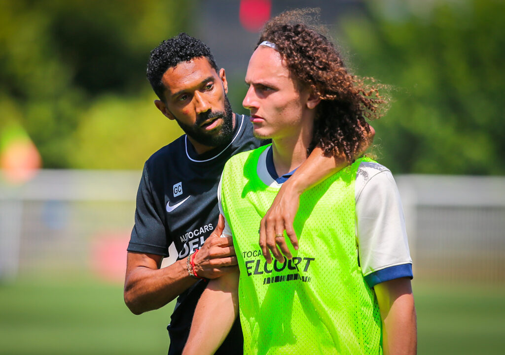 Si son équipe, dans le sillage de la fin de saison précédente, a été séduisante à regarder pendant la préparation, Gaël Clichy sait que son Stade Malherbe doit y coupler les résultats pour postuler au haut du tableau. ©Damien Deslandes