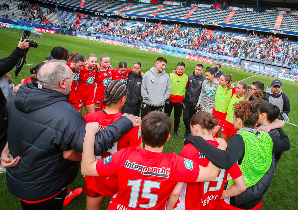 Durant leur préparation, les féminines de Tristan Blanchard affronteront deux équipes de U16 garçons : La Mos et l'AS Verson. ©Damien Deslandes