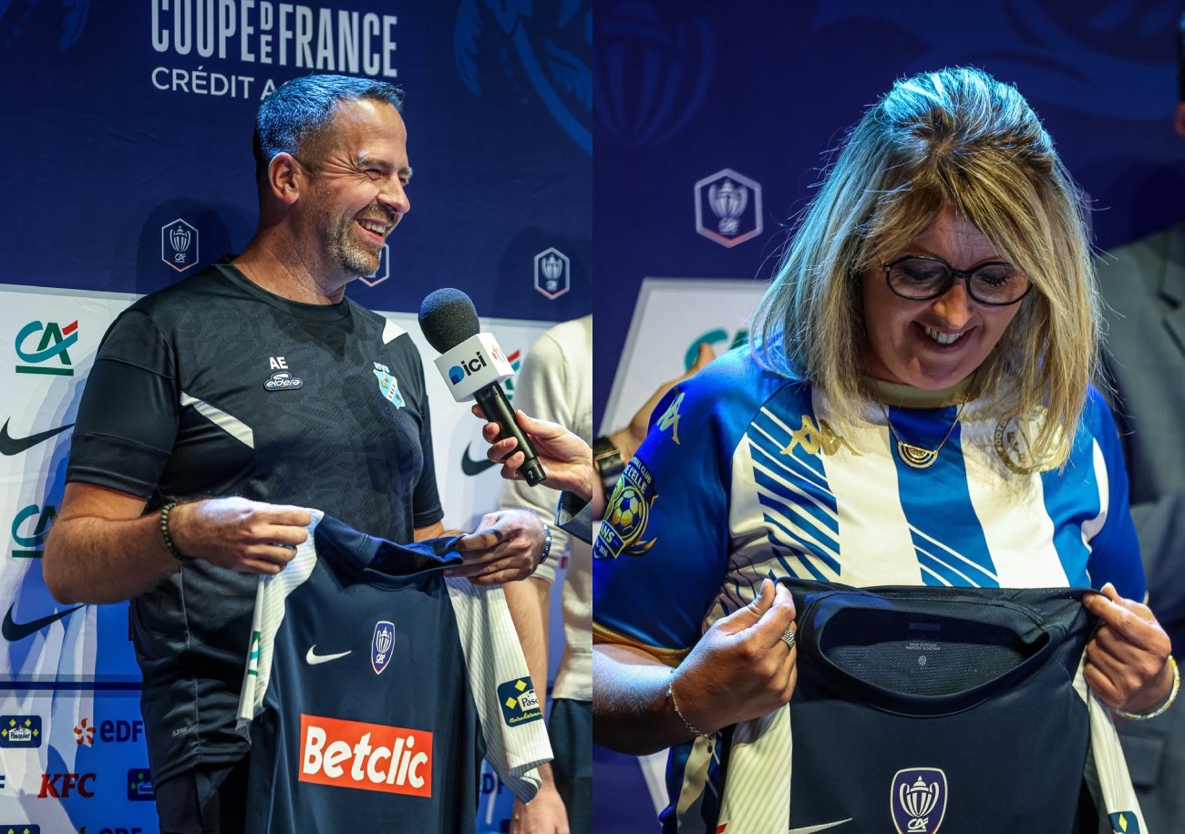 Antoine Escarbassière, président du FC Hennezis Vexin Sud (D3), et Linda Quesnel, co-présidente du FC de l’Elle (D2), ont symboliquement reçu les maillots de Petits Poucets de la région pour ce 4e tour de la Coupe de France. ©FN