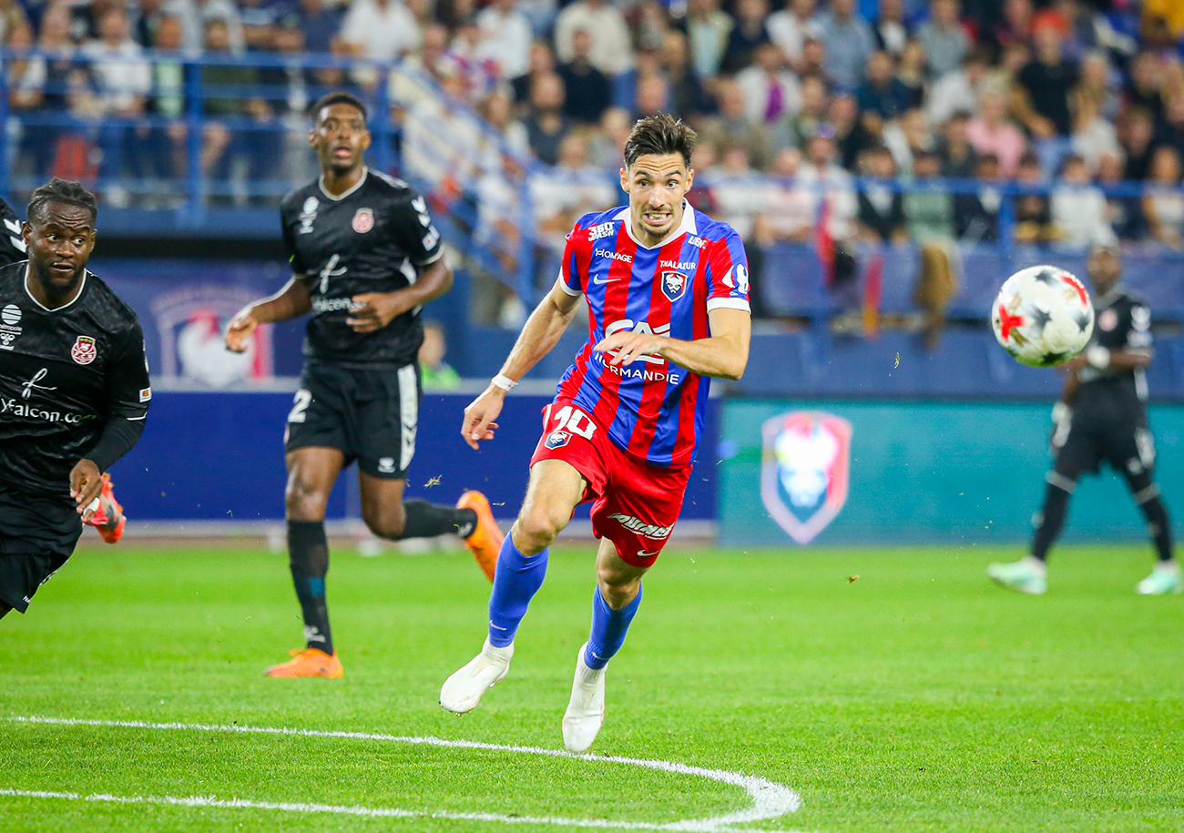 Lors de la victoire aux dépens du FC Rouen (3-2), Ivann Botella a été impliqué sur les trois buts du Stade Malherbe. ©Damien Deslandes